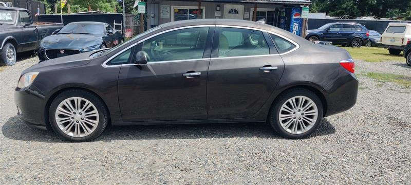 Buick Verano Base 2013