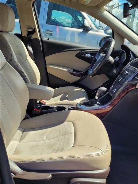 Buick Verano Base 2013