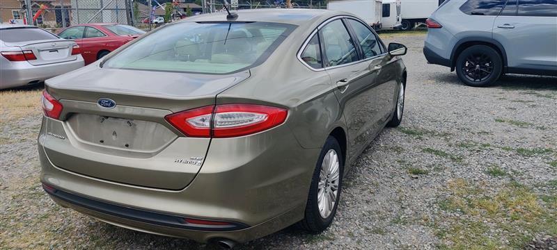 Ford Fusion Hybrid SE 2013