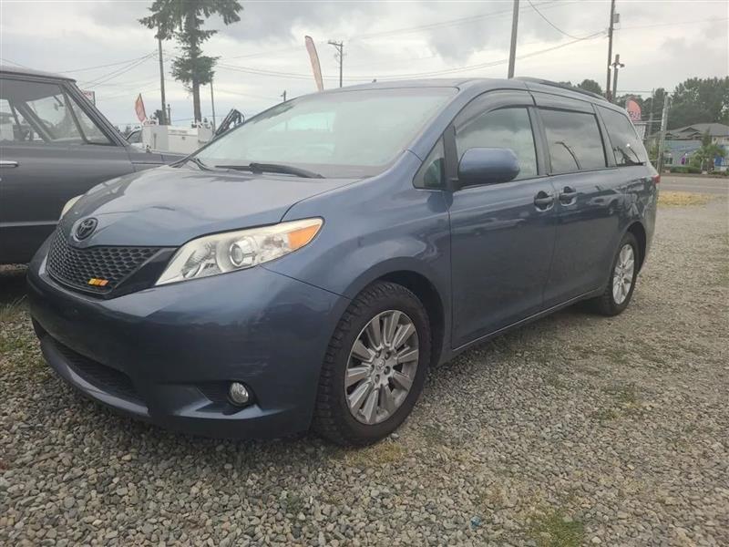 Toyota Sienna Limited AWD 7-Passenger V6 2014