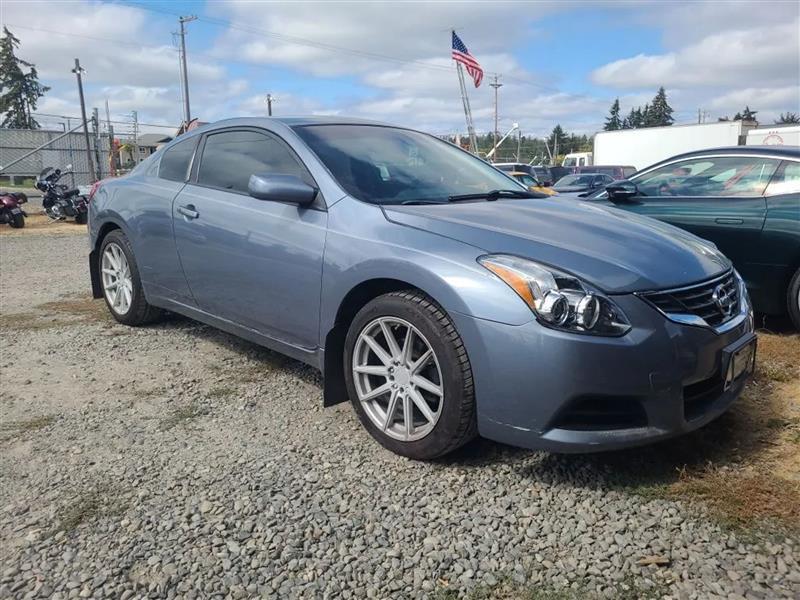 Nissan Altima 2.5 S CVT Coupe 2010