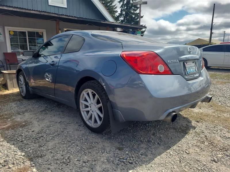 Nissan Altima 2.5 S CVT Coupe 2010