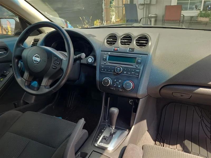 Nissan Altima 2.5 S CVT Coupe 2010