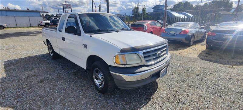 Ford F-150 XL SuperCab Long Bed 2WD 2002