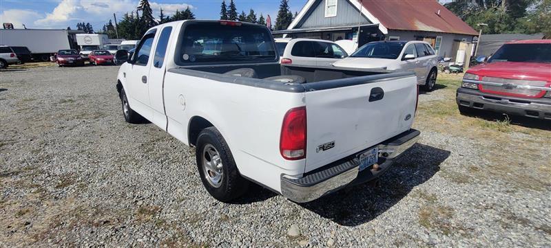 Ford F-150 XL SuperCab Long Bed 2WD 2002