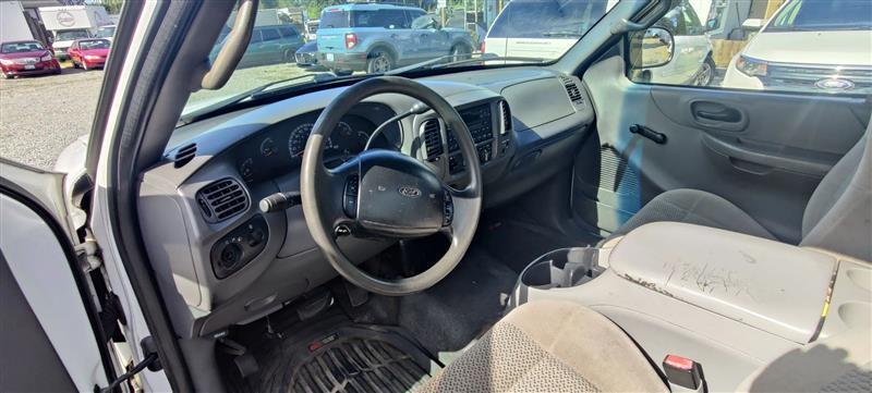 Ford F-150 XL SuperCab Long Bed 2WD 2002