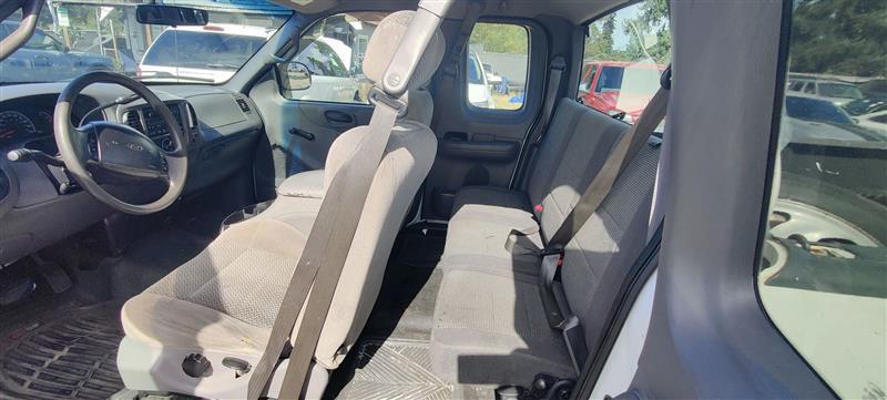 Ford F-150 XL SuperCab Long Bed 2WD 2002