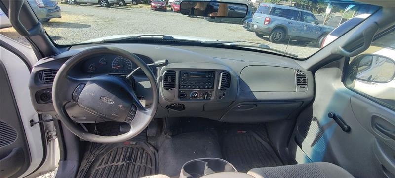 Ford F-150 XL SuperCab Long Bed 2WD 2002