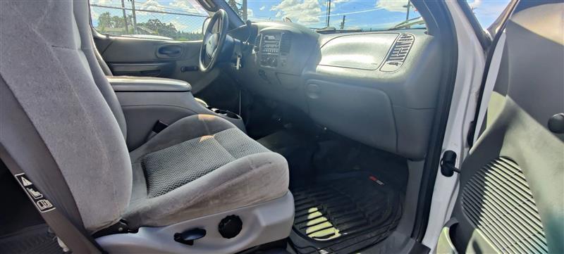 Ford F-150 XL SuperCab Long Bed 2WD 2002