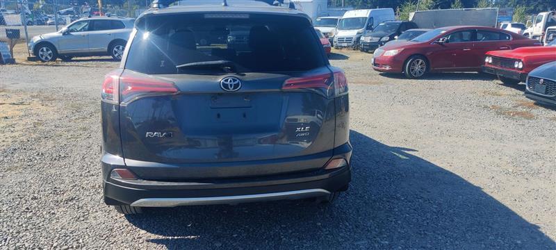 Toyota RAV4 XLE AWD 2017