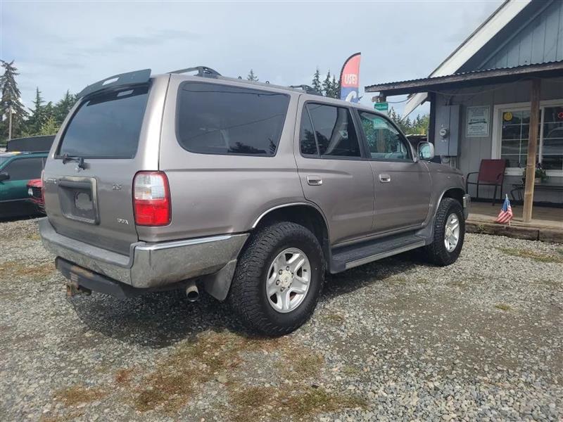 Toyota 4Runner SR5 2WD 2001