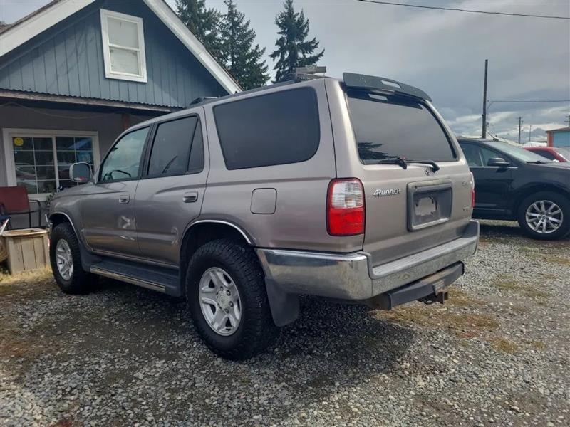 Toyota 4Runner SR5 2WD 2001