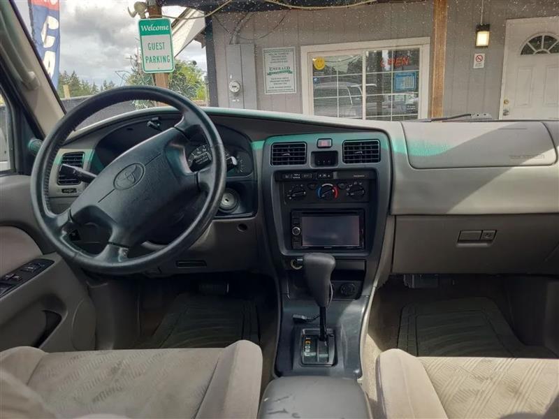 Toyota 4Runner SR5 2WD 2001