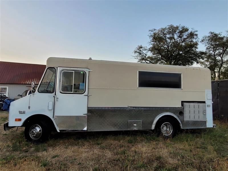 Chevrolet P30  1983