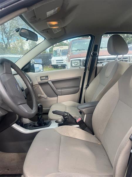 Ford Focus S Sedan 2008