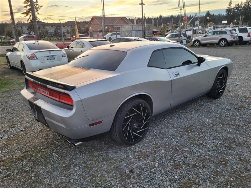 Dodge Challenger SE 2009