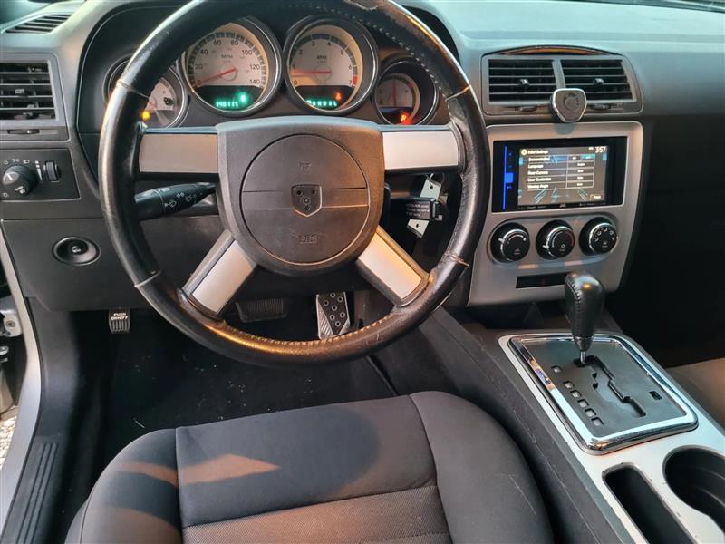 Dodge Challenger SE 2009
