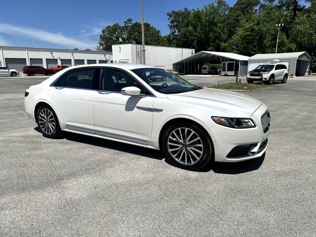 2017 Lincoln Continental Select 10