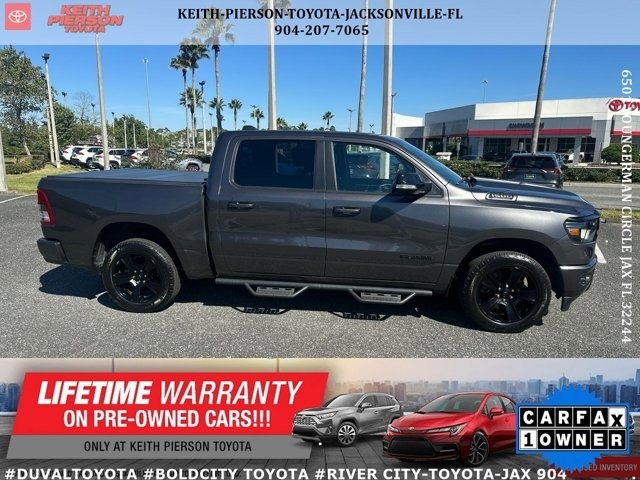 RAM 1500 Big Horn 4x4 Crew Cab 5'7" Box 2021 RAM 1500 Big Horn 4x4 Crew Cab 5'7" Box 2021