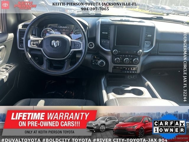 RAM 1500 Big Horn 4x4 Crew Cab 5'7" Box 2021 RAM 1500 Big Horn 4x4 Crew Cab 5'7" Box 2021