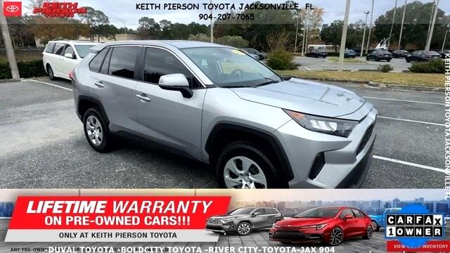 Toyota RAV4 LE FWD (Natl) 2022