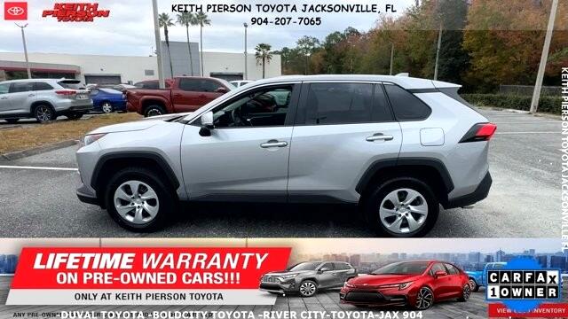 Toyota RAV4 LE FWD (Natl) 2022