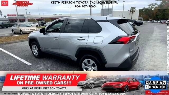 Toyota RAV4 LE FWD (Natl) 2022