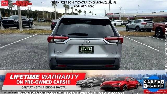 Toyota RAV4 LE FWD (Natl) 2022