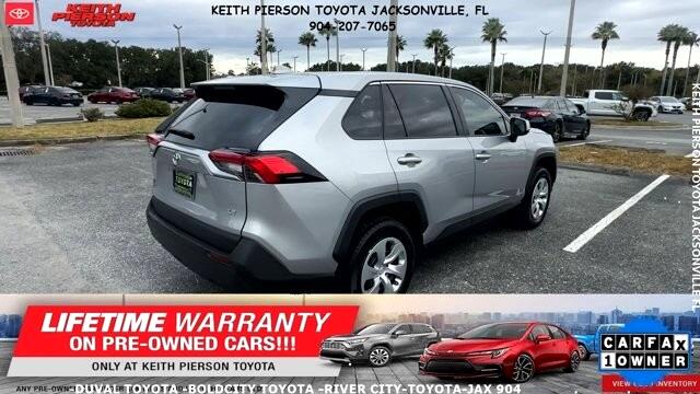 Toyota RAV4 LE FWD (Natl) 2022