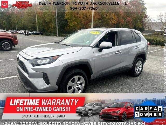 Toyota RAV4 LE FWD (Natl) 2022