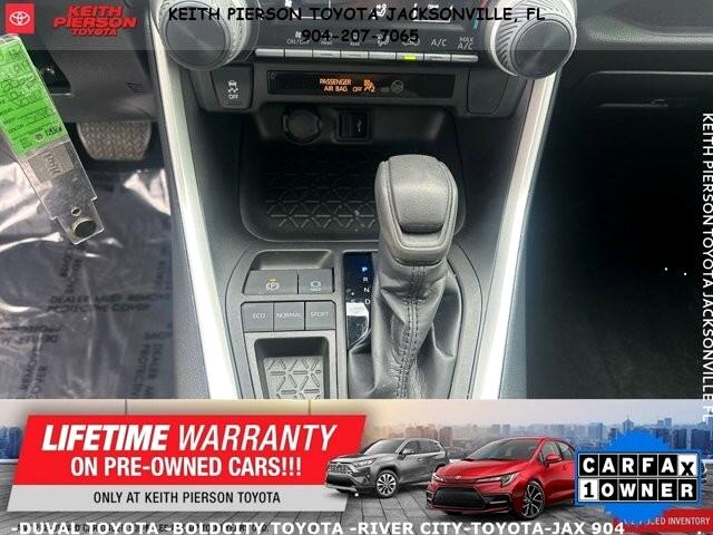 Toyota RAV4 LE FWD (Natl) 2022