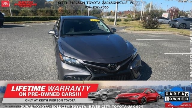 Toyota Camry Hybrid SE Nightshade CVT (Natl) 2023