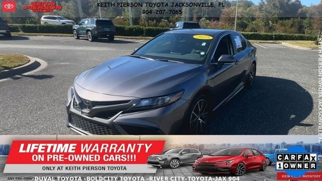 Toyota Camry Hybrid SE Nightshade CVT (Natl) 2023