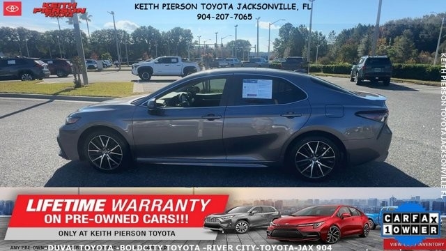 Toyota Camry Hybrid SE Nightshade CVT (Natl) 2023