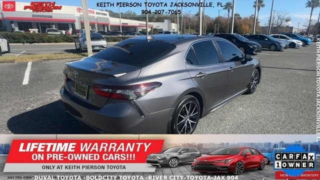 Toyota Camry Hybrid SE Nightshade CVT (Natl) 2023