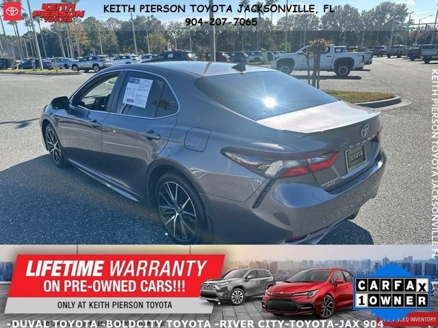 Toyota Camry Hybrid SE Nightshade CVT (Natl) 2023