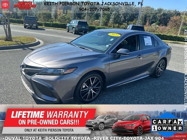 Toyota Camry Hybrid SE Nightshade CVT (Natl) 2023