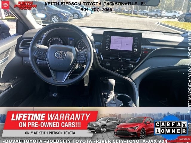 Toyota Camry Hybrid SE Nightshade CVT (Natl) 2023