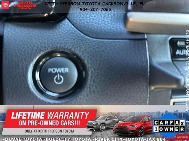 Toyota Camry SE 4D Sedan 2025