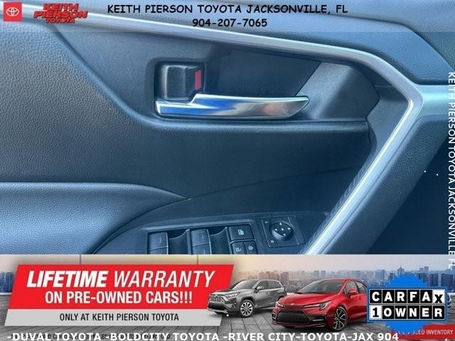 Toyota RAV4 Hybrid XLE AWD (Natl) 2023