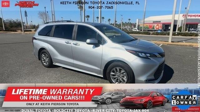 Toyota Sienna XLE FWD 8-Passenger (Natl) 2024