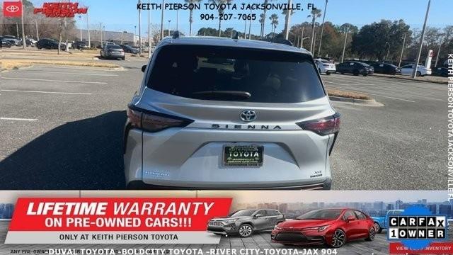 Toyota Sienna XLE FWD 8-Passenger (Natl) 2024