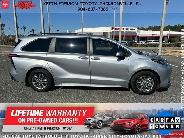 Toyota Sienna XLE FWD 8-Passenger (Natl) 2024