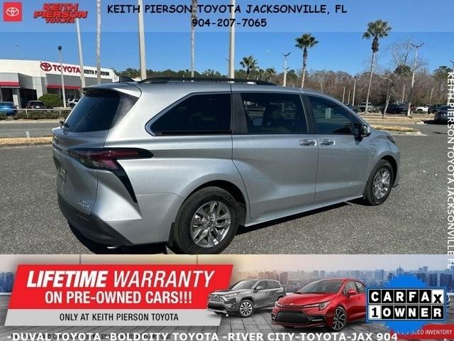 Toyota Sienna XLE FWD 8-Passenger (Natl) 2024