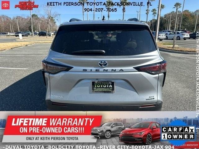 Toyota Sienna XLE FWD 8-Passenger (Natl) 2024