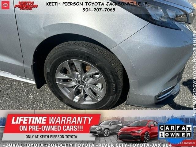 Toyota Sienna XLE FWD 8-Passenger (Natl) 2024