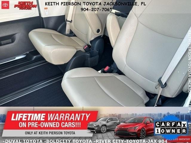 Toyota Sienna XLE FWD 8-Passenger (Natl) 2024