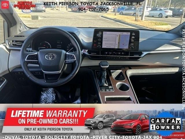 Toyota Sienna XLE FWD 8-Passenger (Natl) 2024