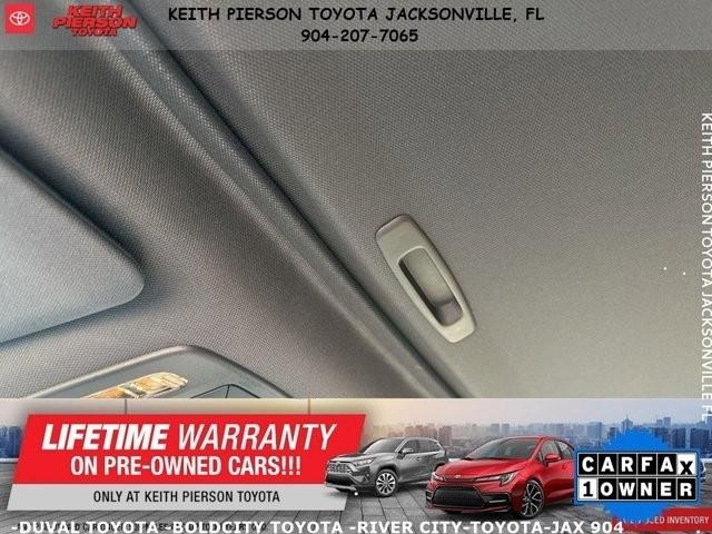 Toyota Sienna XLE FWD 8-Passenger (Natl) 2024