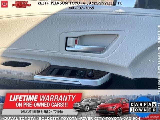 Toyota Sienna XLE FWD 8-Passenger (Natl) 2024